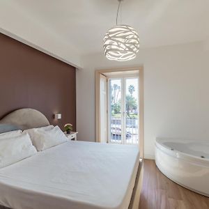 Camera con letto king size